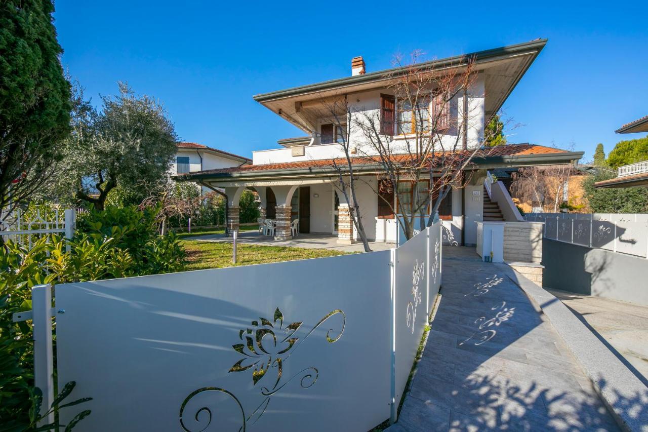 Villa Fiorita Apartments - Happy Rentals Sirmione Exterior photo